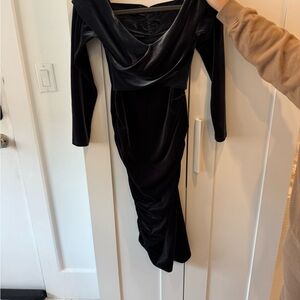 Chic Black Velvet Long Sleeve Dress